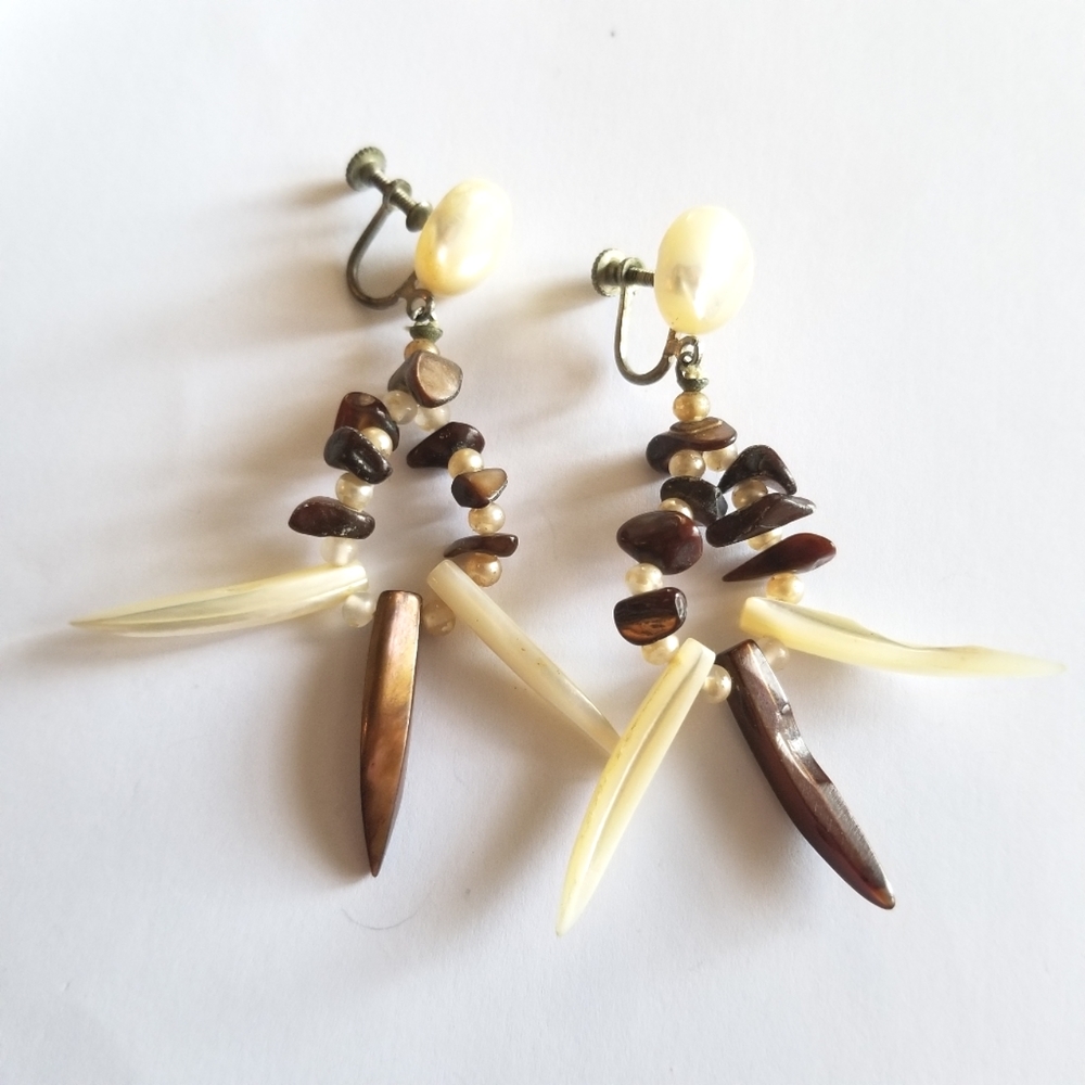 Vintage earrings seashell spikes screwback  brown off white mermaid mermaidcore